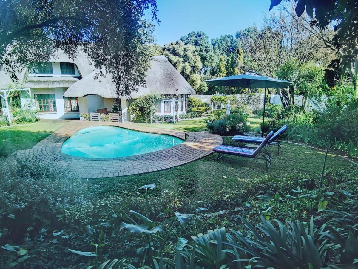 Libra Lodge Sandton Exteriör bild