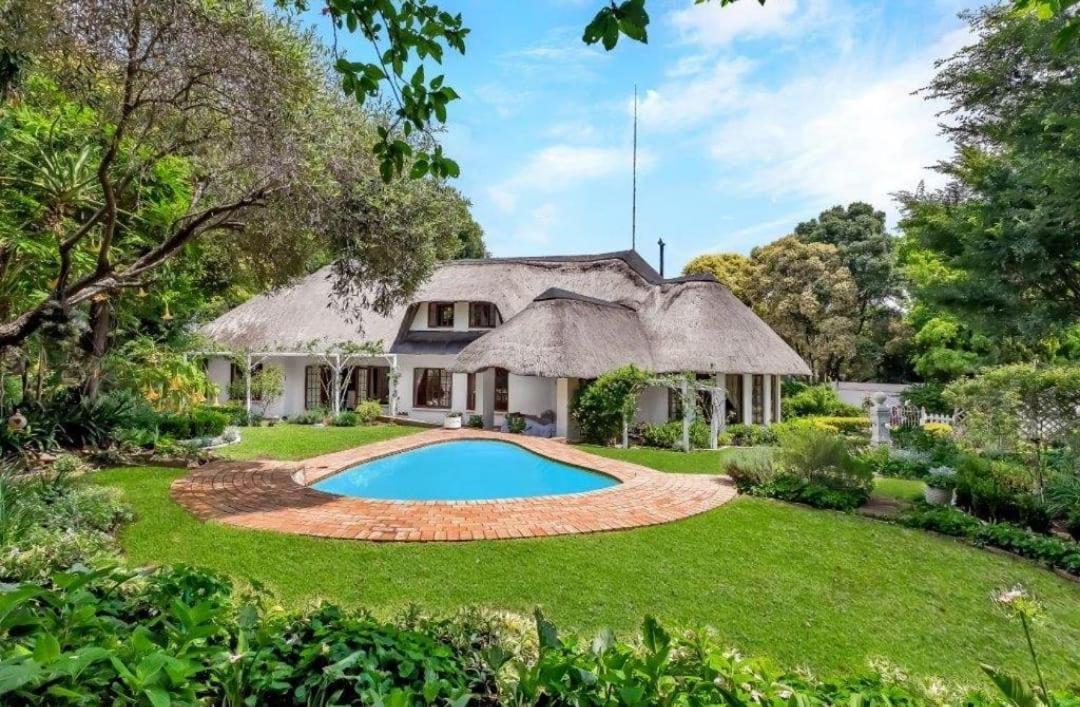 Libra Lodge Sandton Exteriör bild